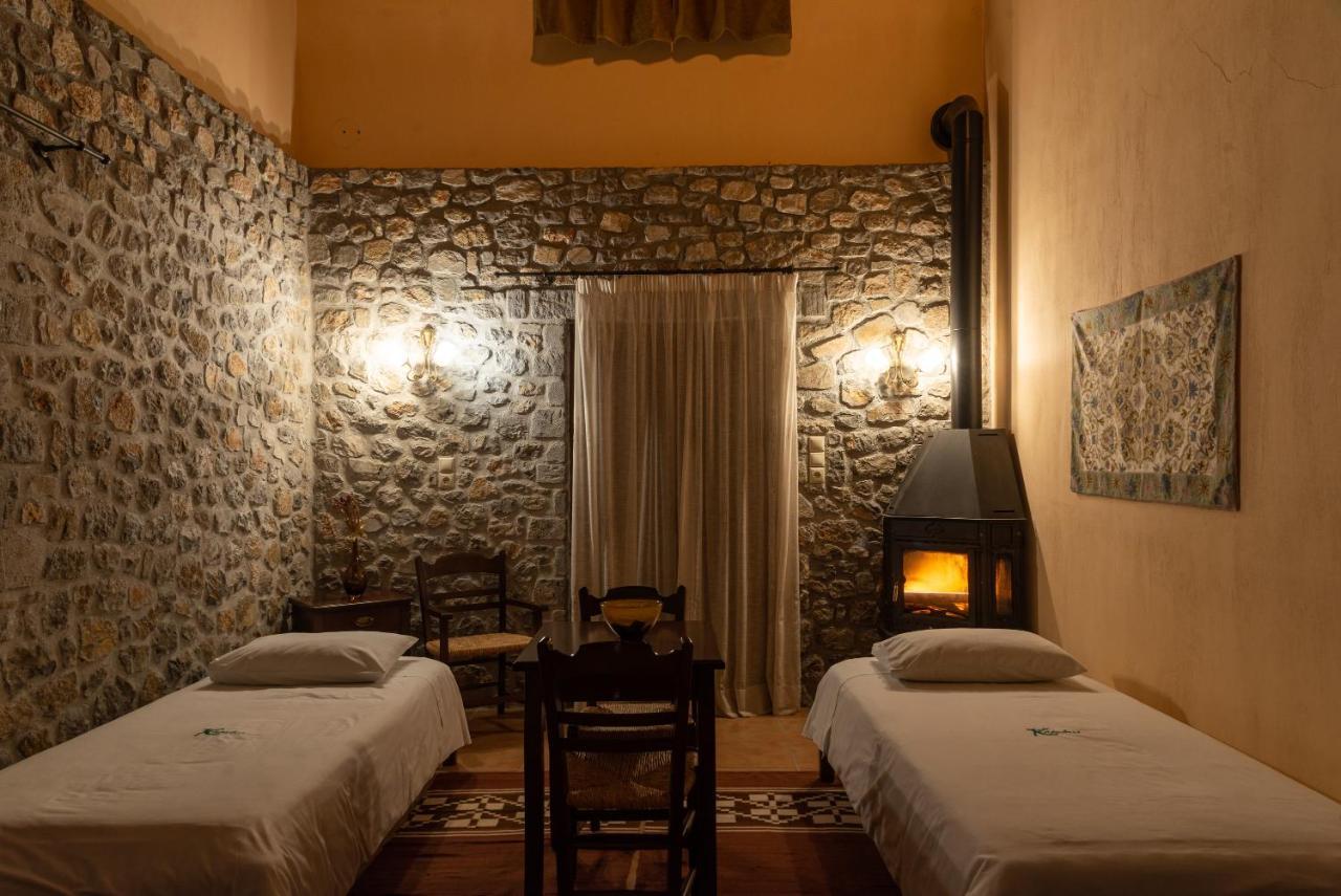 Hotel Karyatis