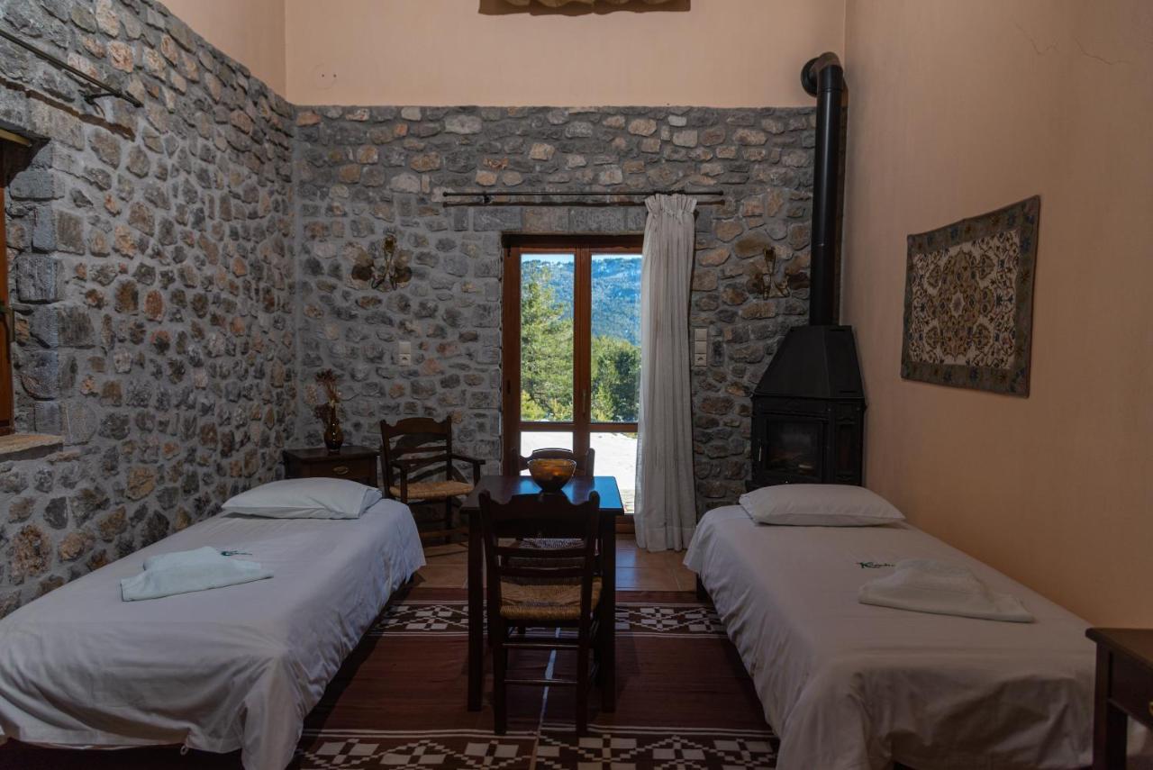 Karyatis Hotel