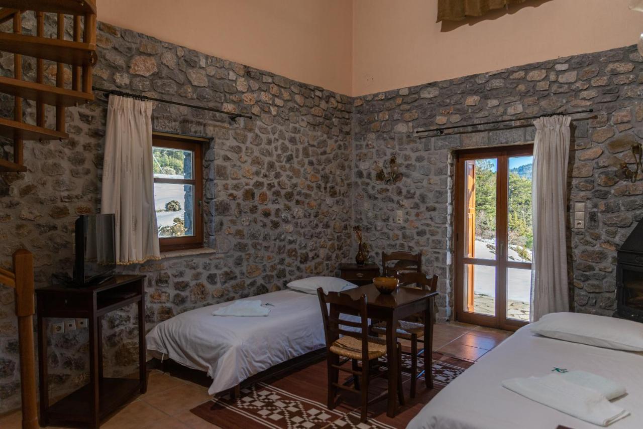Karyatis 3* Synikia Mesi Trikalon