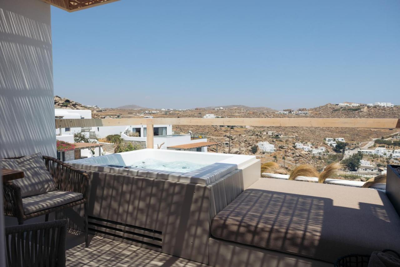 Nimbus Lumen Super Paradise Beach (Mykonos)