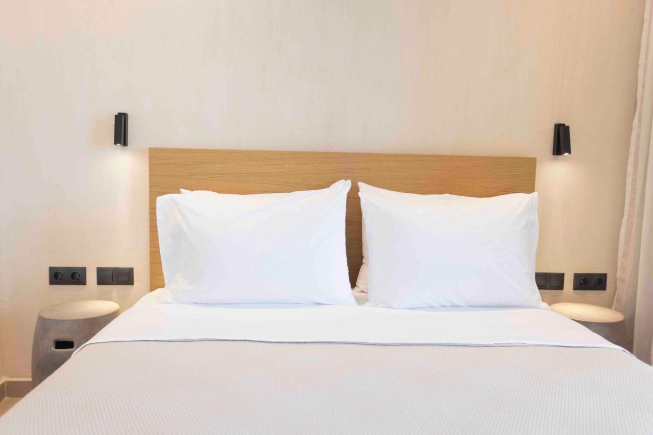 Aparthotel Pnoes Luxury