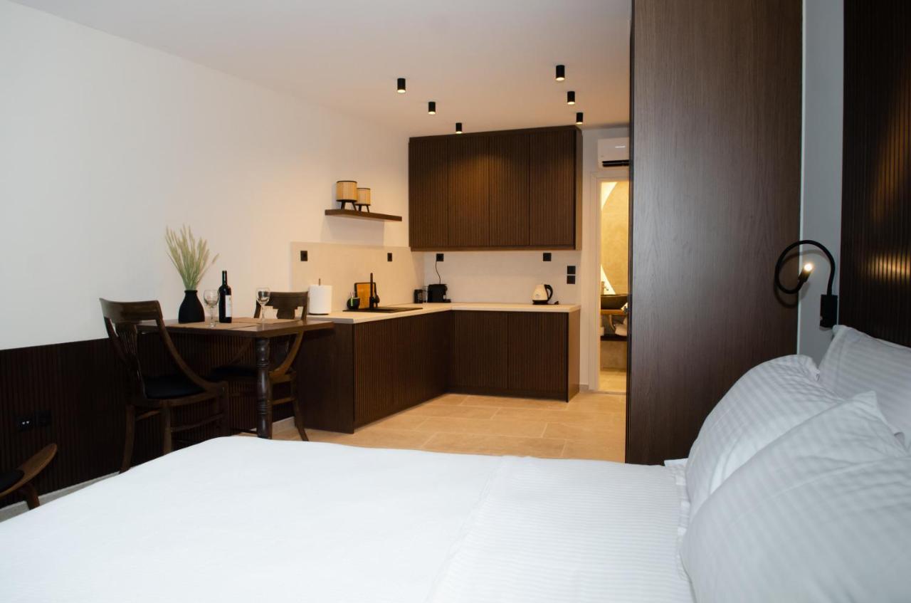 Leone Apartment