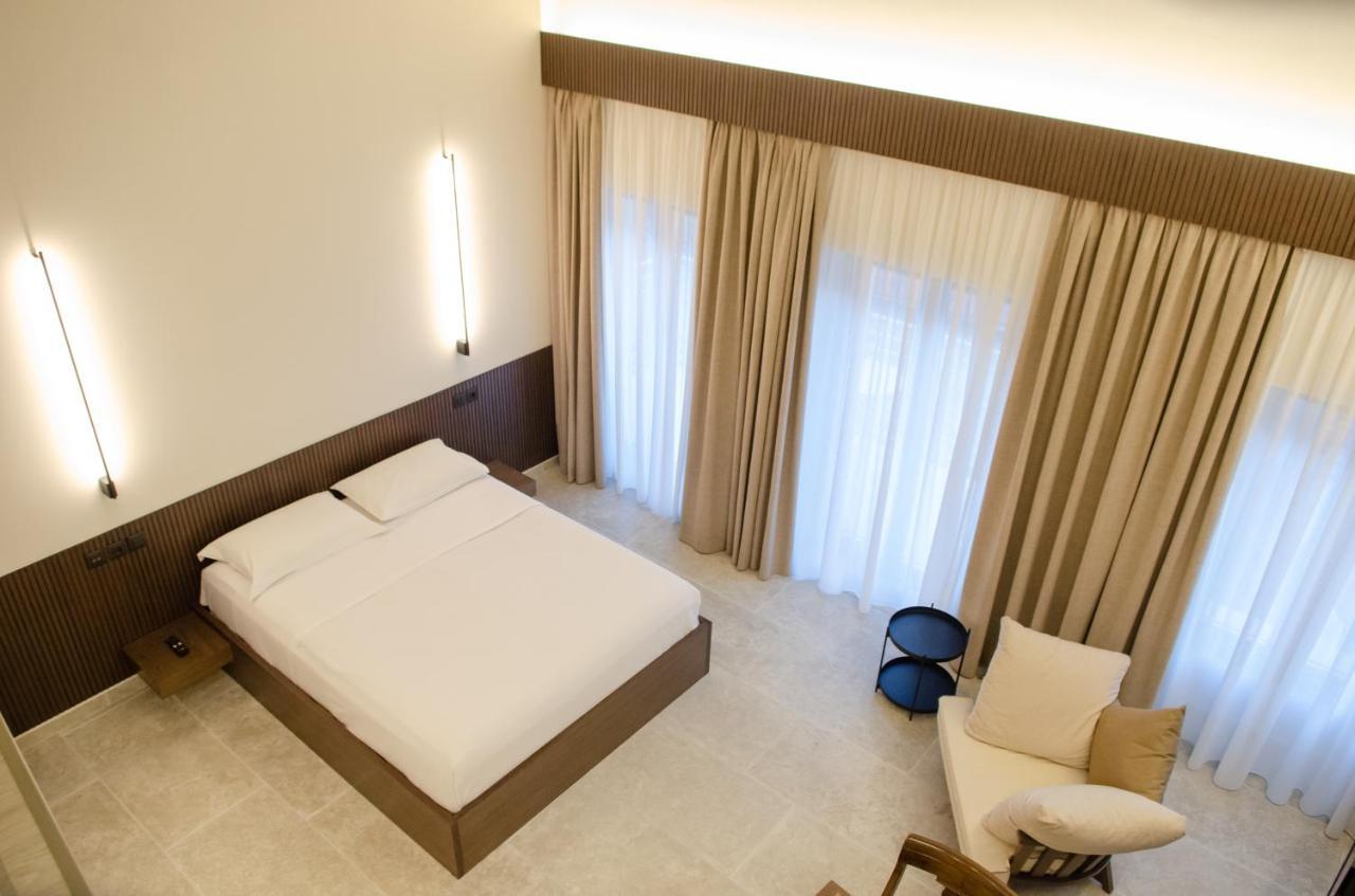 Leone Apartment
