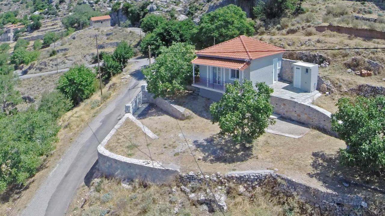 Demi ' S House : σπίτι στο βουνό με μαγευτική θέα! * Kalamata