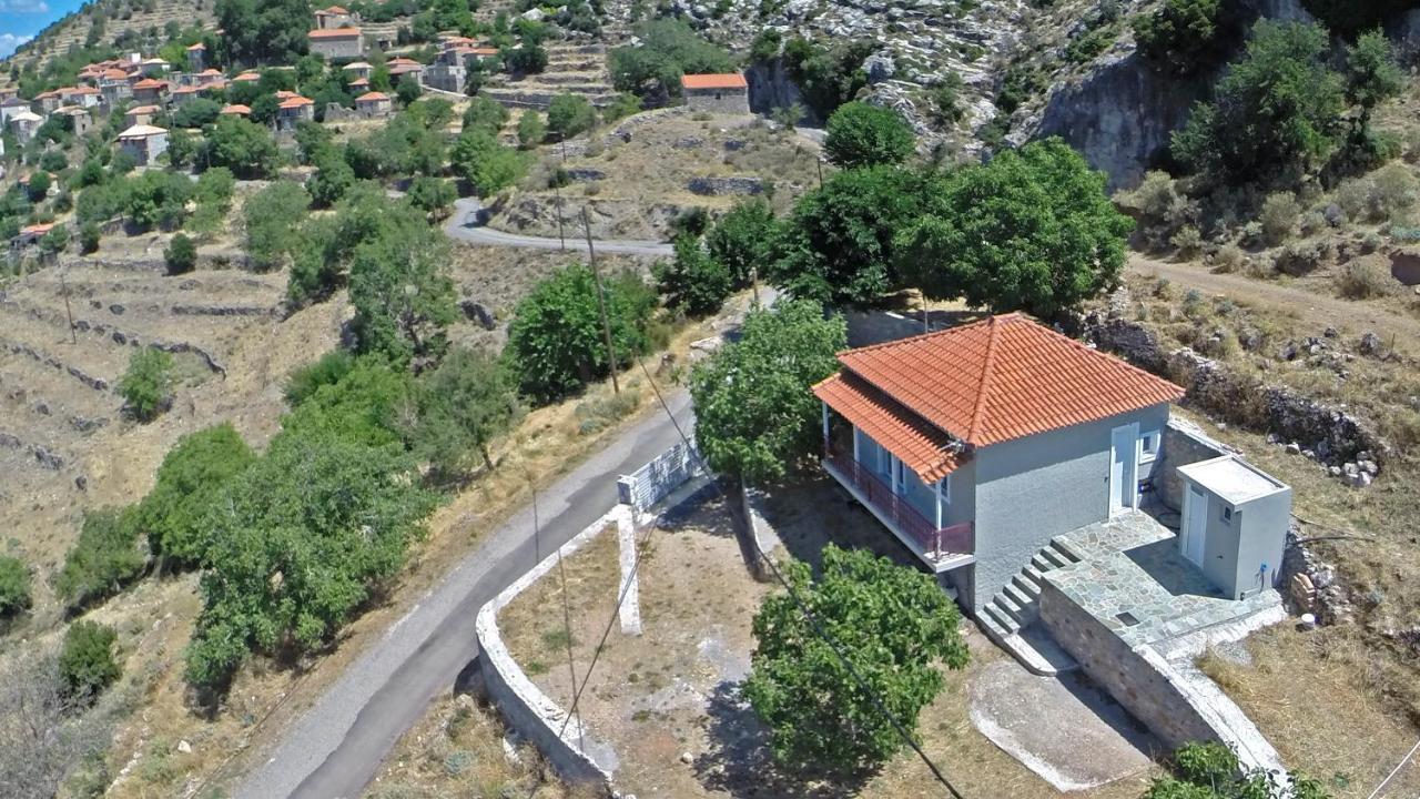 Apartment Demi ' S House : σπίτι στο βουνό με μαγευτική θέα! Kalamata