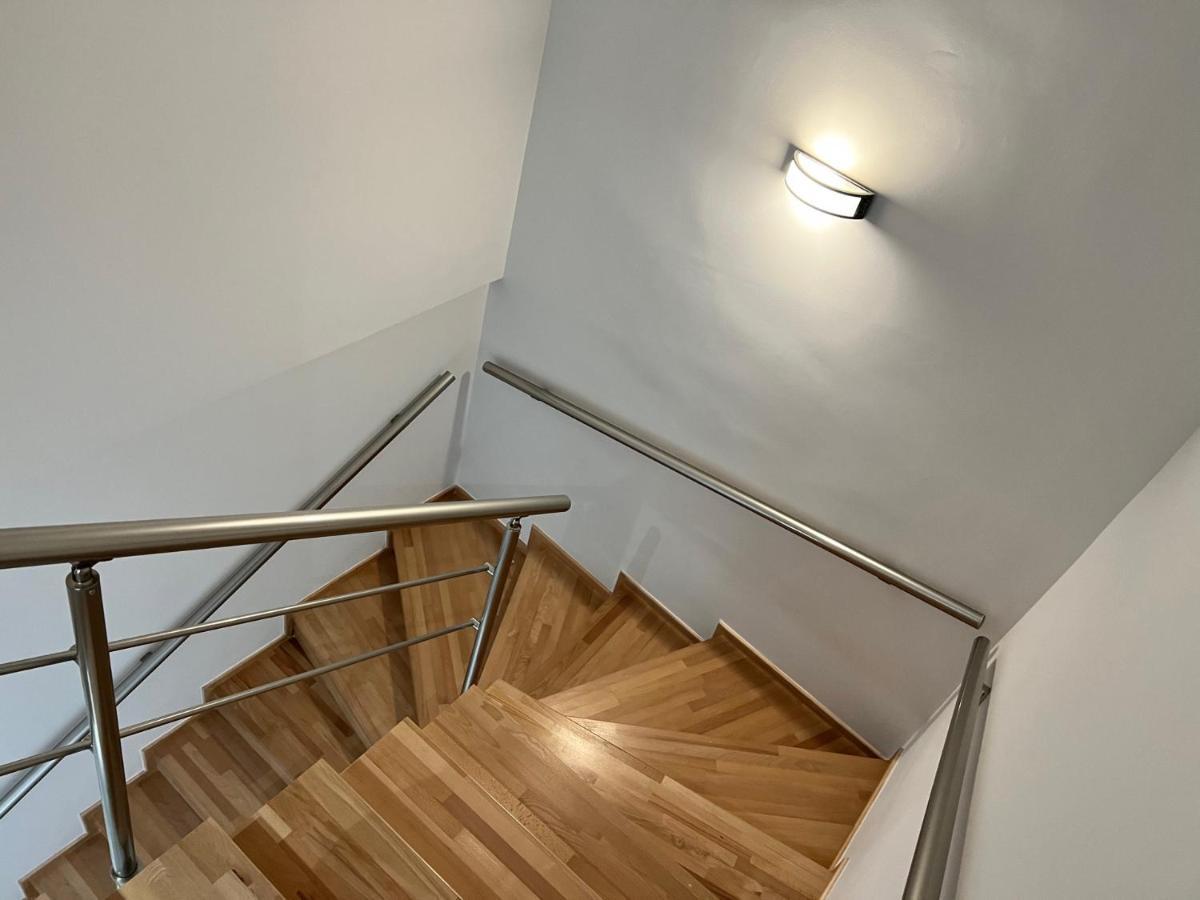 Kontis' Deluxe Furnished Apartment Loutraki (Corinthia)
