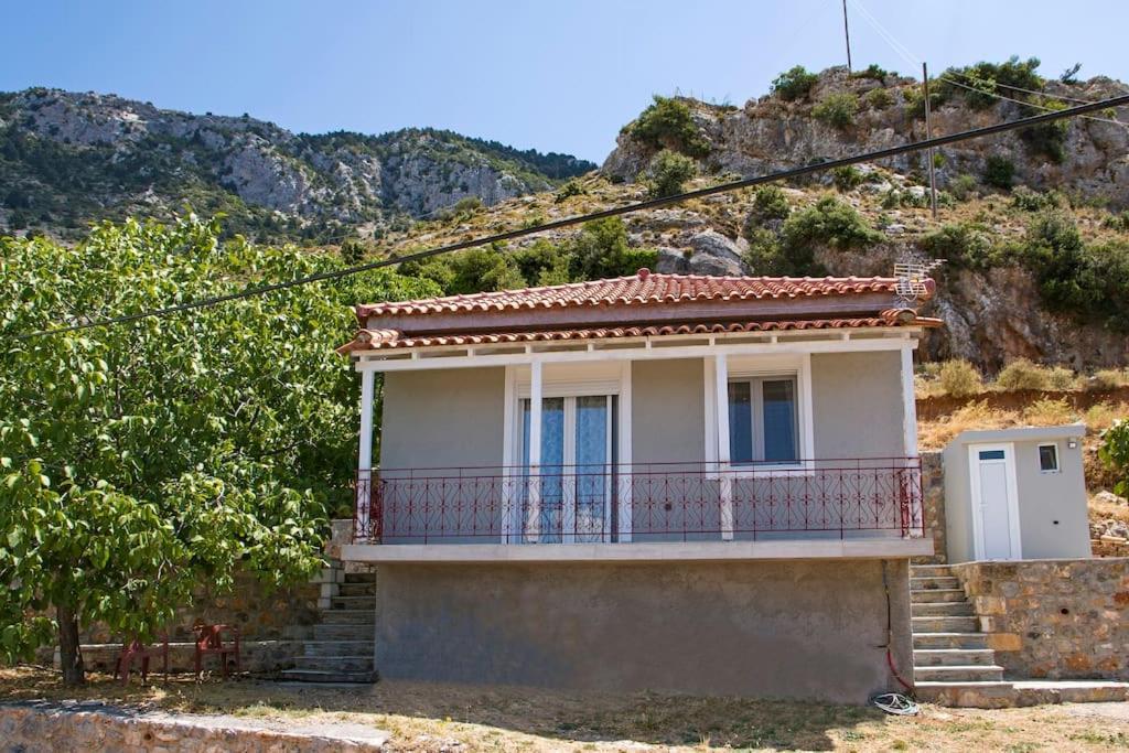 Apartment Demi ' S House : σπίτι στο βουνό με μαγευτική θέα! *