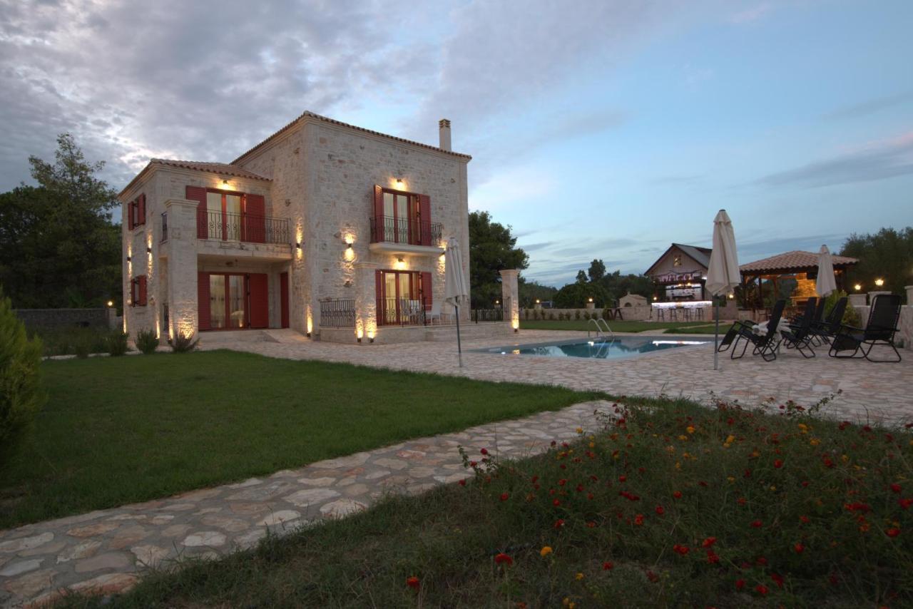 Villa Agro Art Boutique & Luxury - Two Art With Pools, Unique Decors, And A Treehouse Option Vanato