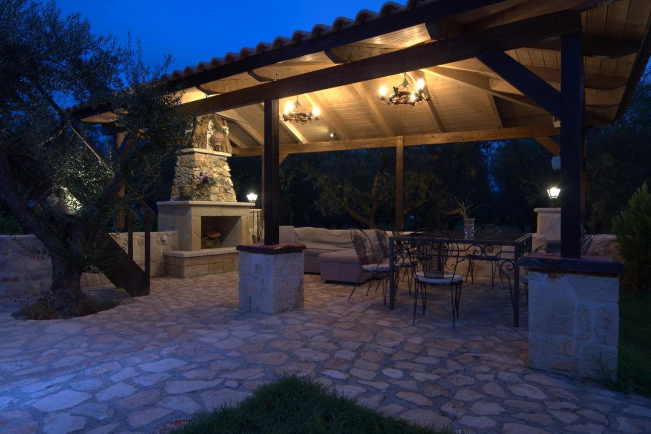 Villa Agro Art Boutique & Luxury - Two Art With Pools, Unique Decors, And A Treehouse Option *