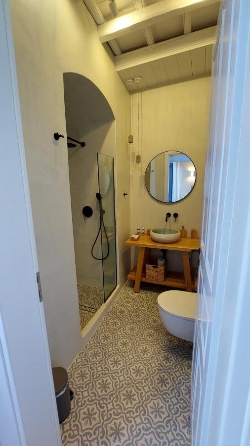 Villa Sea Breeze - A Waterfront Chalki Town