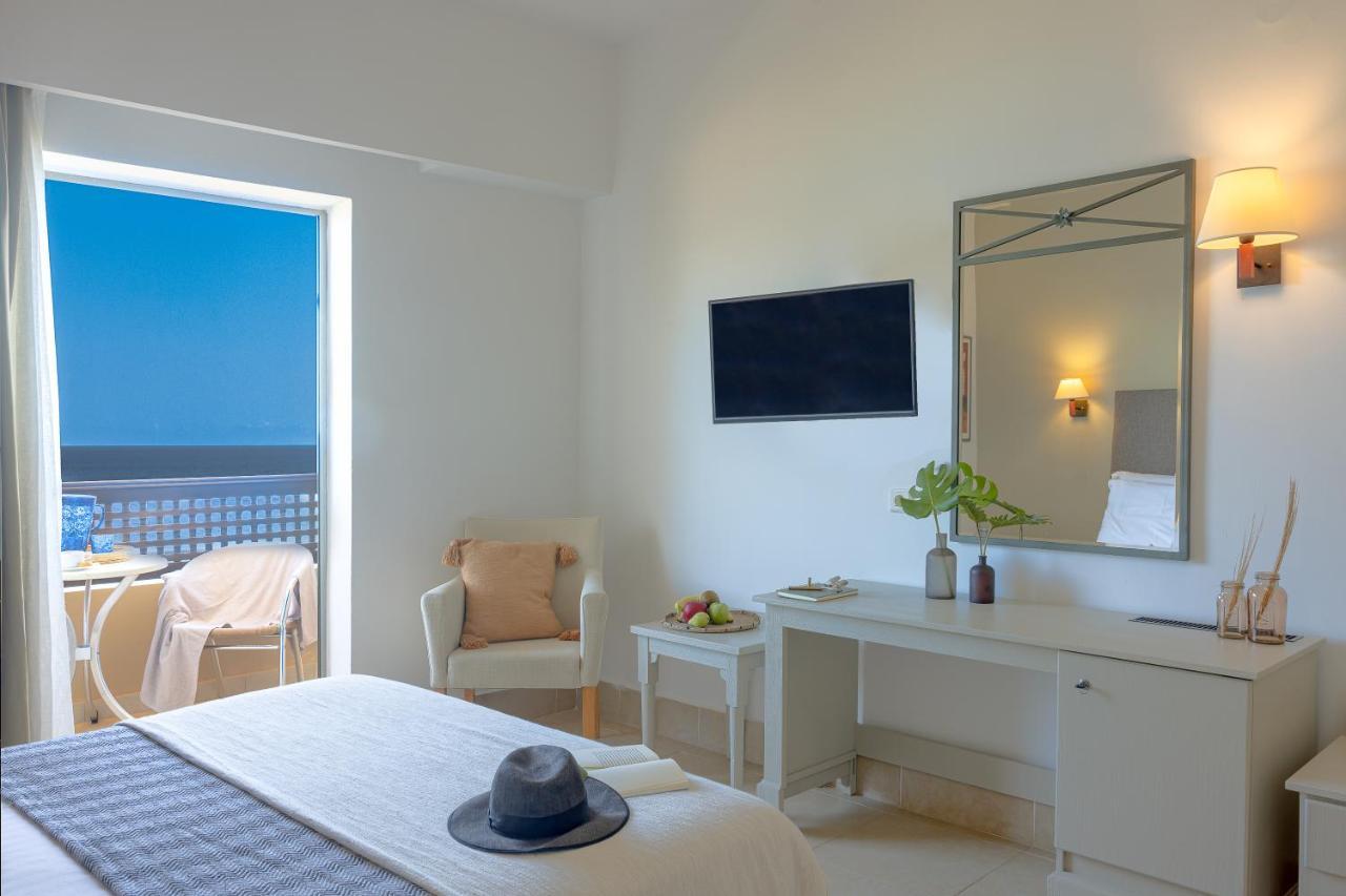 Resort Giannoulis - Santa Marina 4*