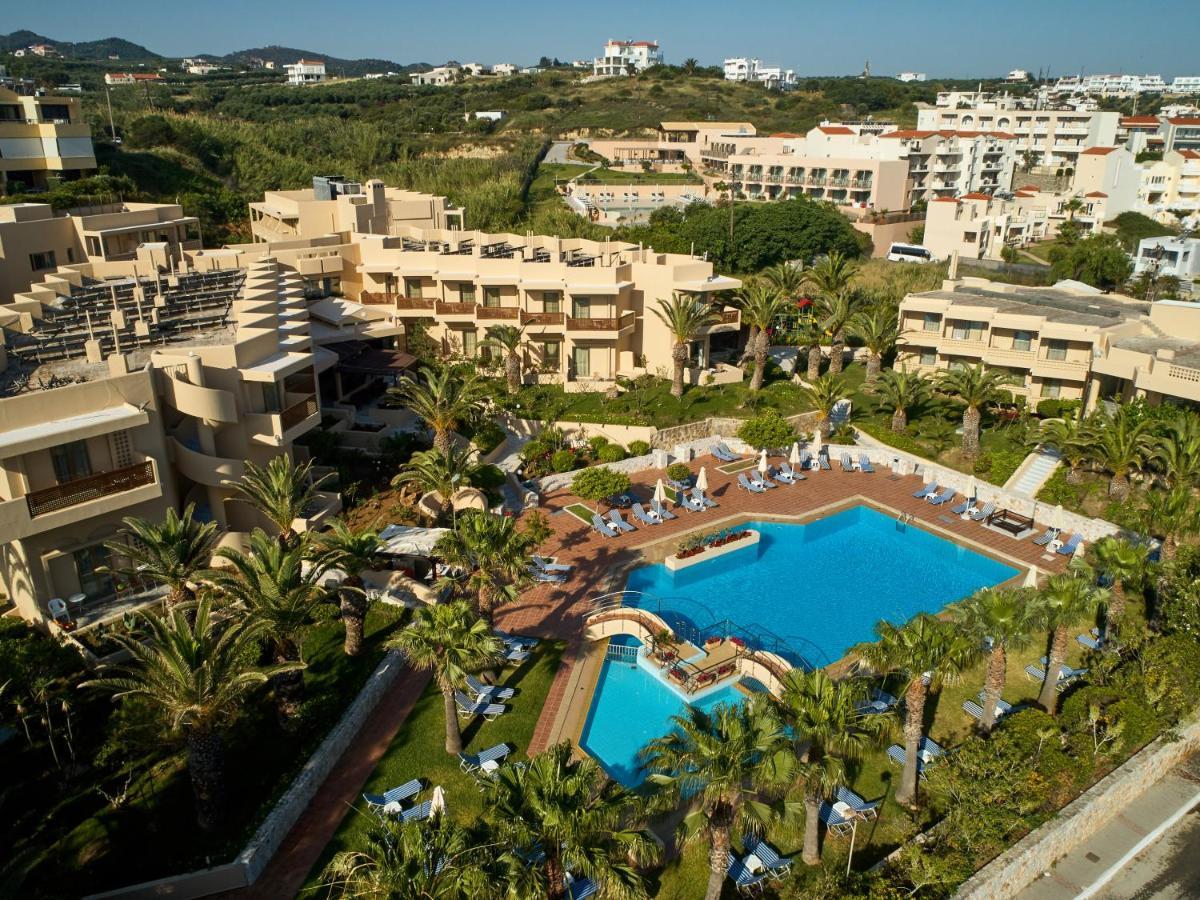 Resort Giannoulis - Santa Marina 4*