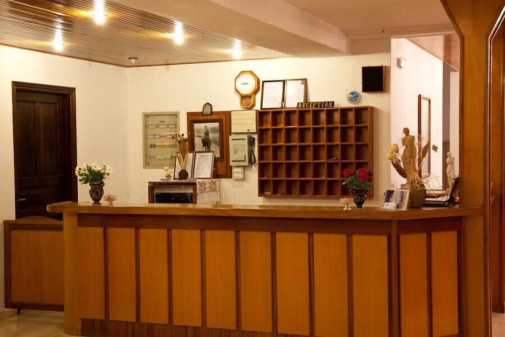 Hotel Lena 3*