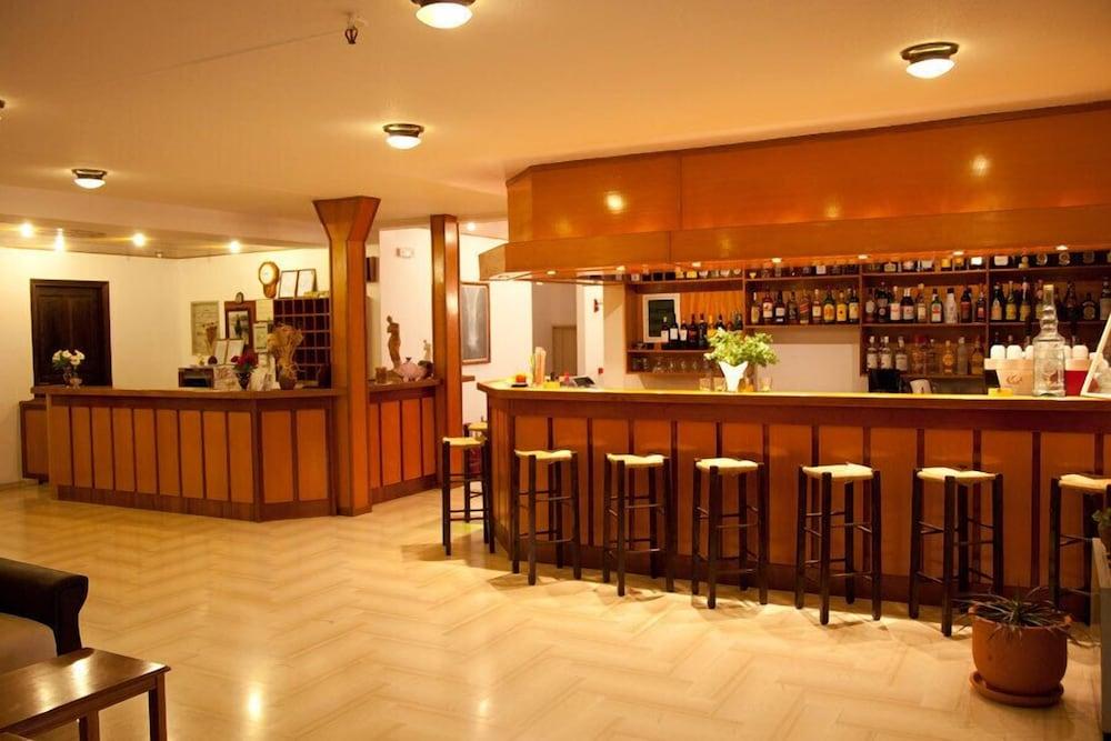 Lena Hotel