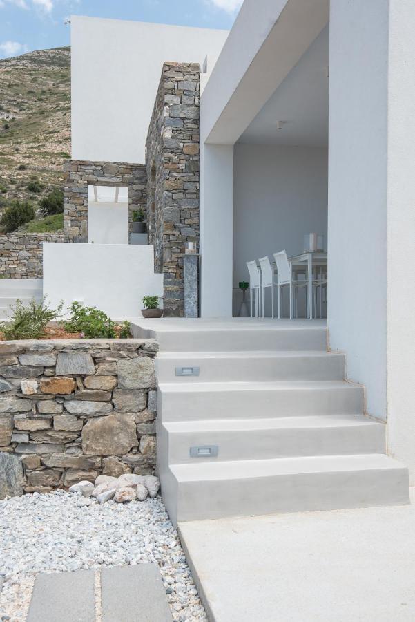 Noble 7 - Adults Only - Onar Collection * Parikia (Paros)
