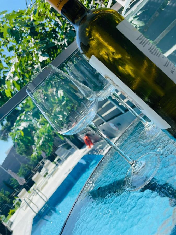 Luxsuites * Ofrinion