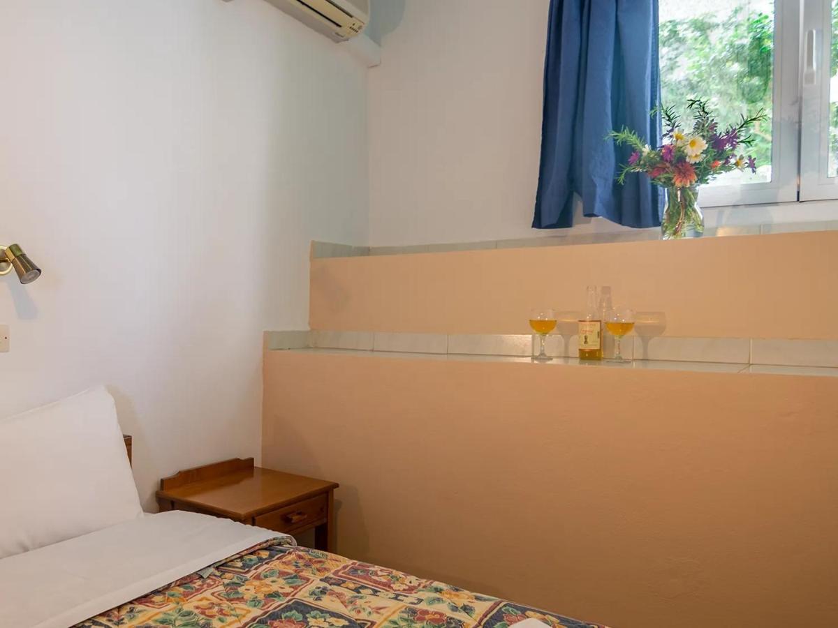 Haris Aparthotel Palaiochora
