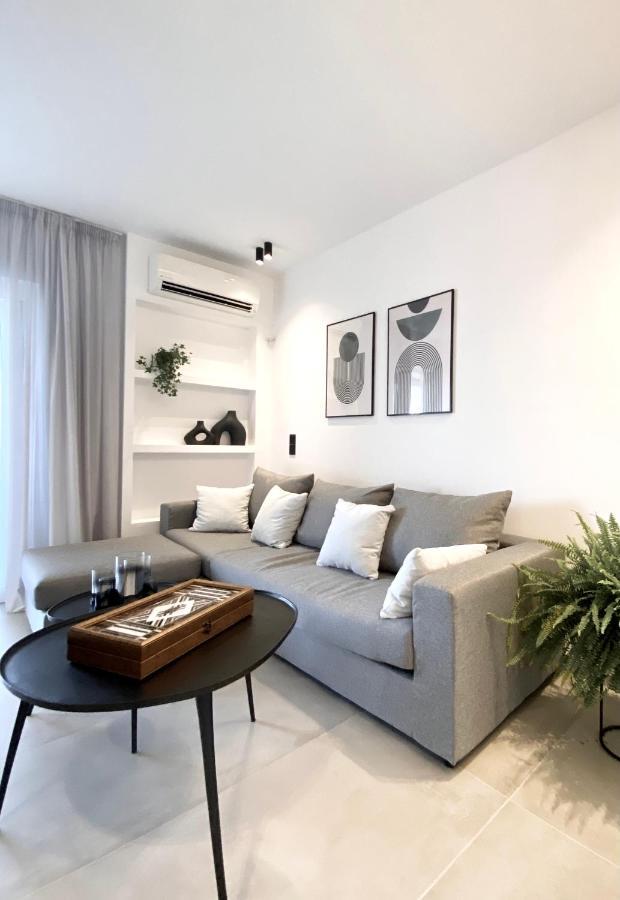 Apartment Seafront By C2c Architects