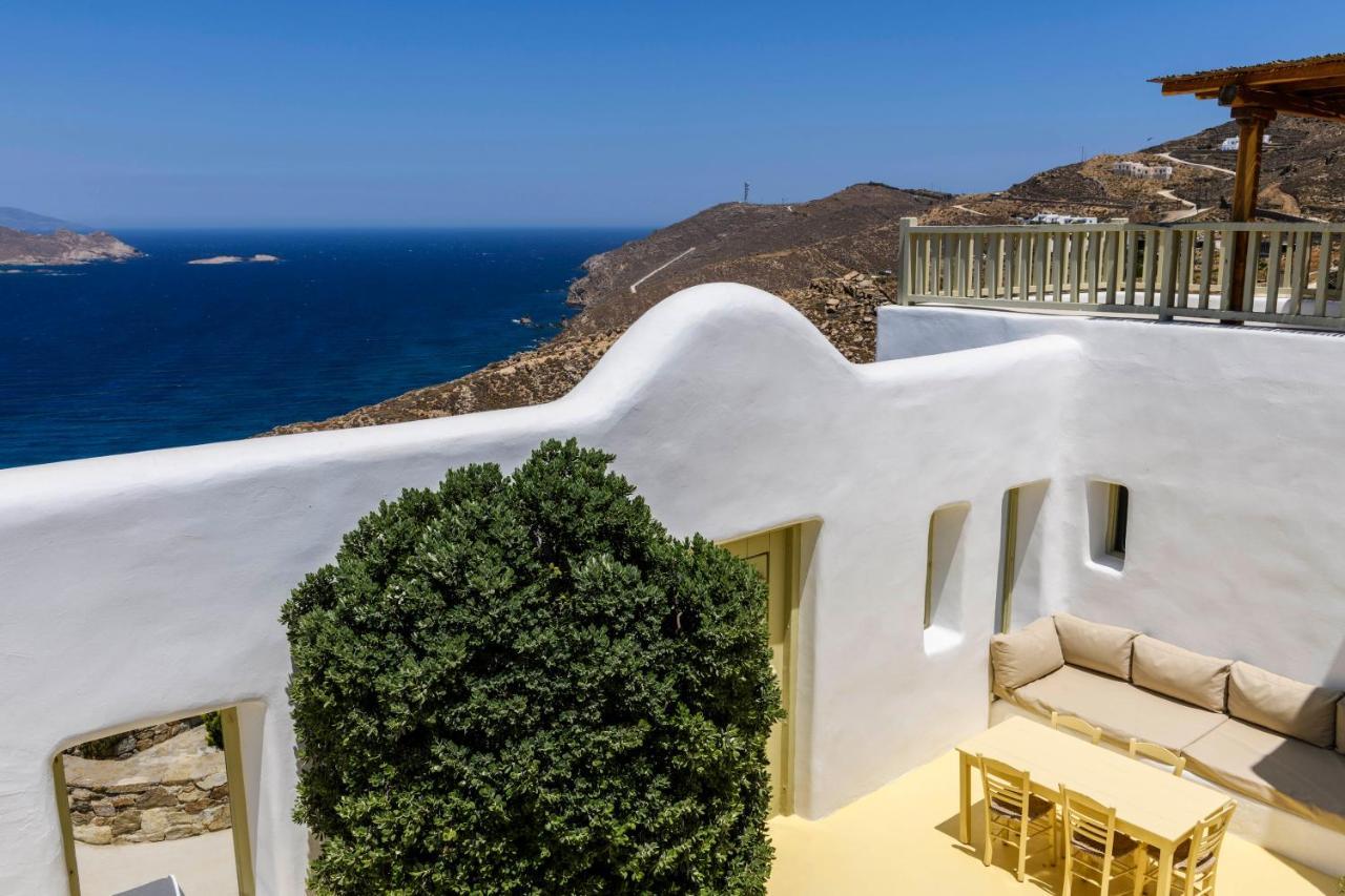 Isabella Family Close To The Mykonos Town