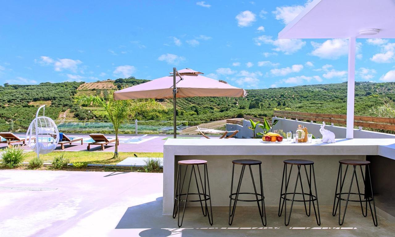 Stavento Luxury Private Pool Apartment