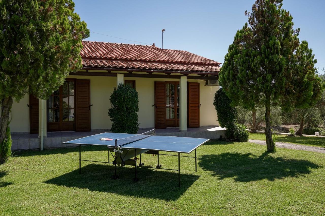 Lefkothea With Large Pool, Bbq & Playground Villa *