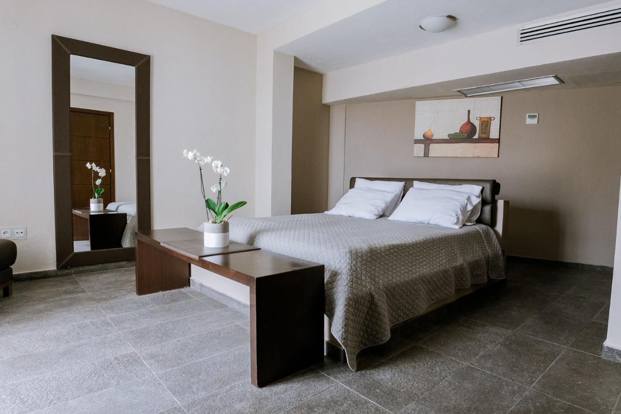 12 Months & Hotel 5*
