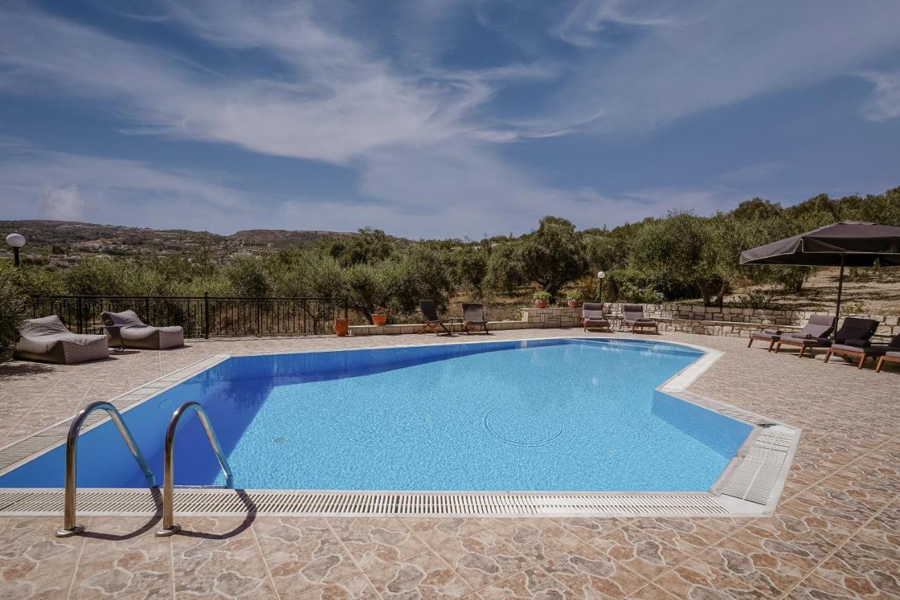 Lefkothea With Large Private Pool *