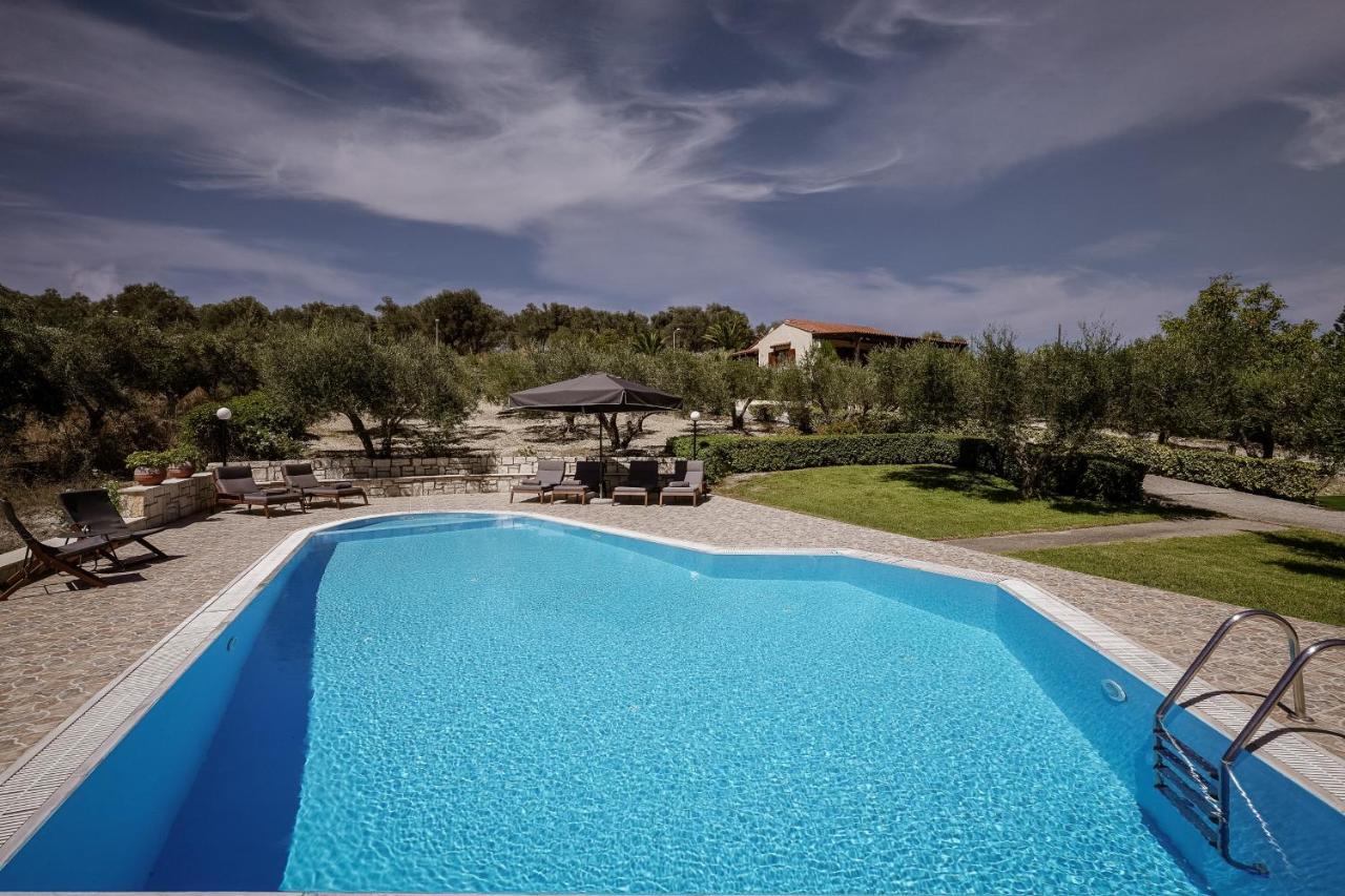 Lefkothea With Large Pool, Bbq & Playground Villa