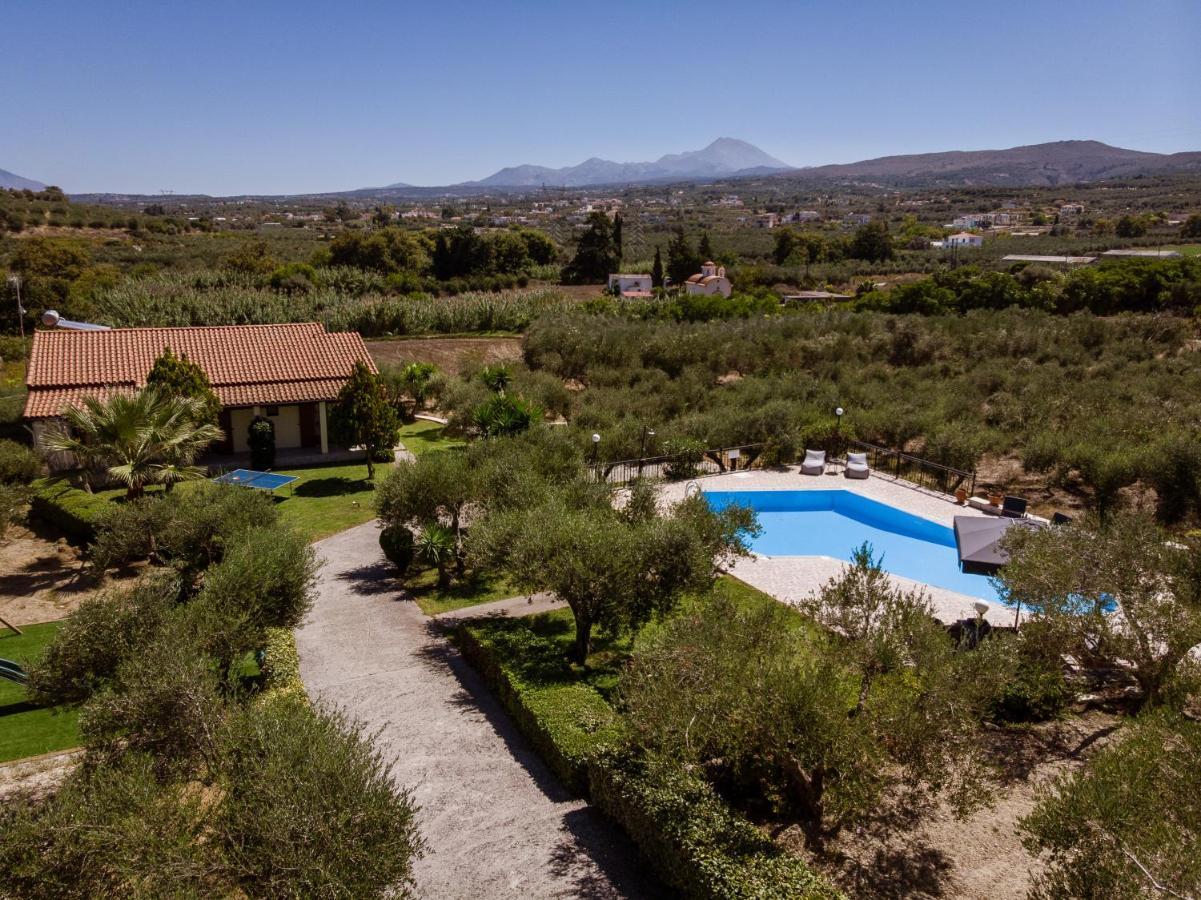 Lefkothea With Large Private Pool *