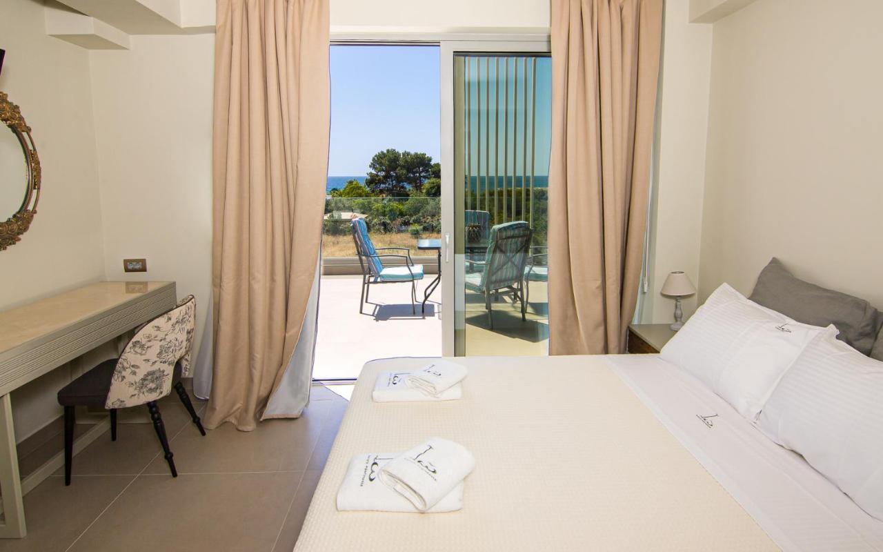 Aparthotel Io Luxury Pool & Hot Tub