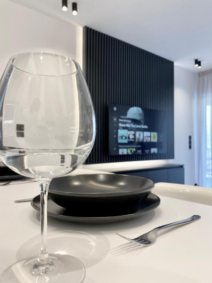 Apartment Seafront By C2c Architects