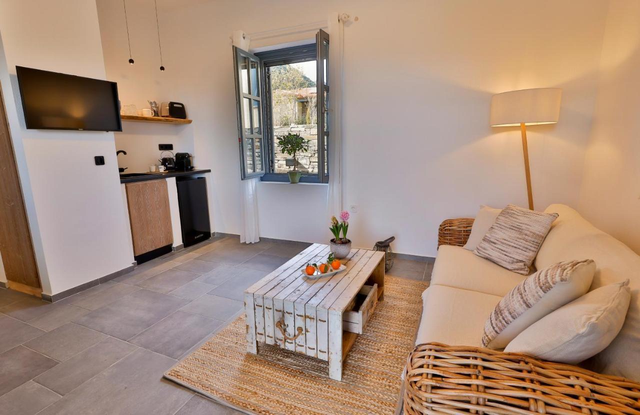 Ioniso Boutique 3*