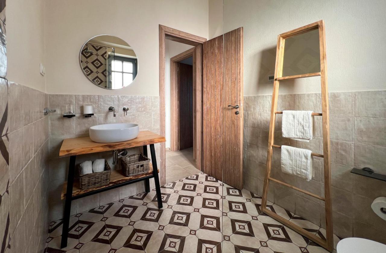 Ioniso Boutique 3* Vrasna