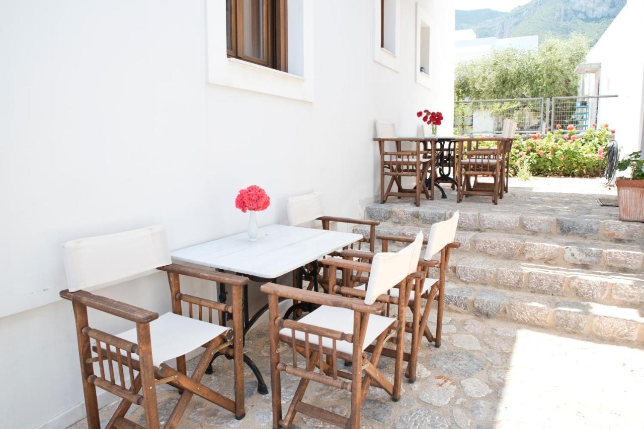 Iliolousta Aparthotel *