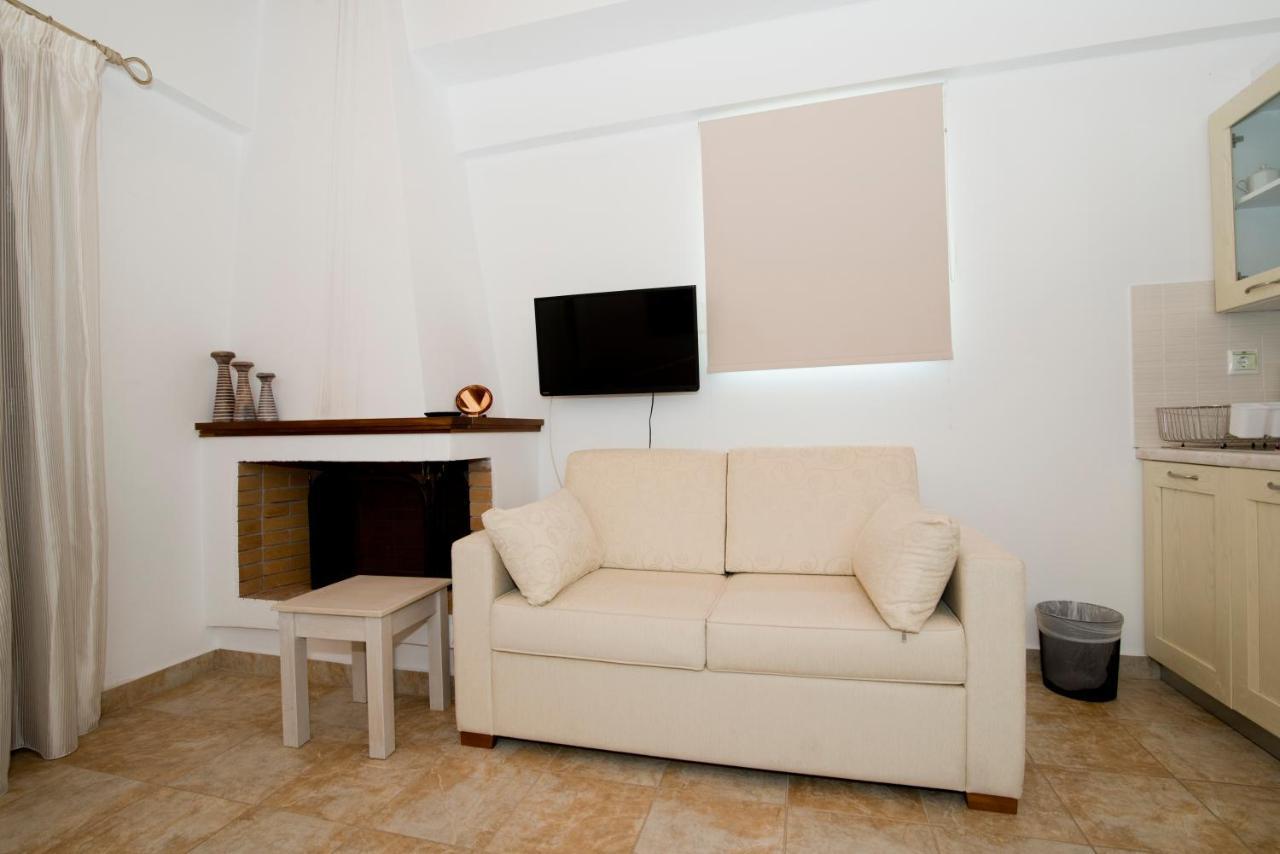 Aparthotel Iliolousta *