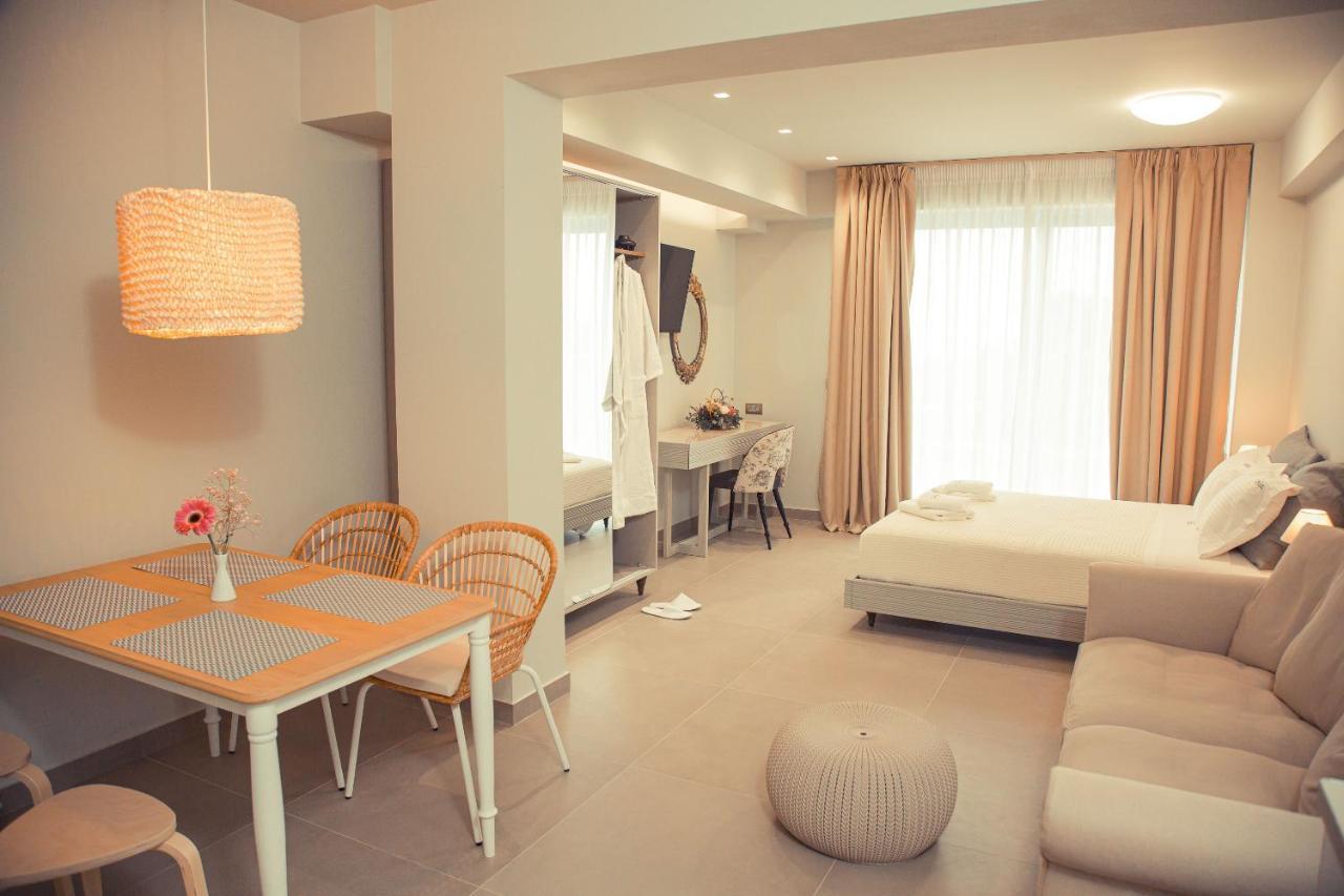 Aparthotel Io Luxury Pool & Hot Tub Preveza