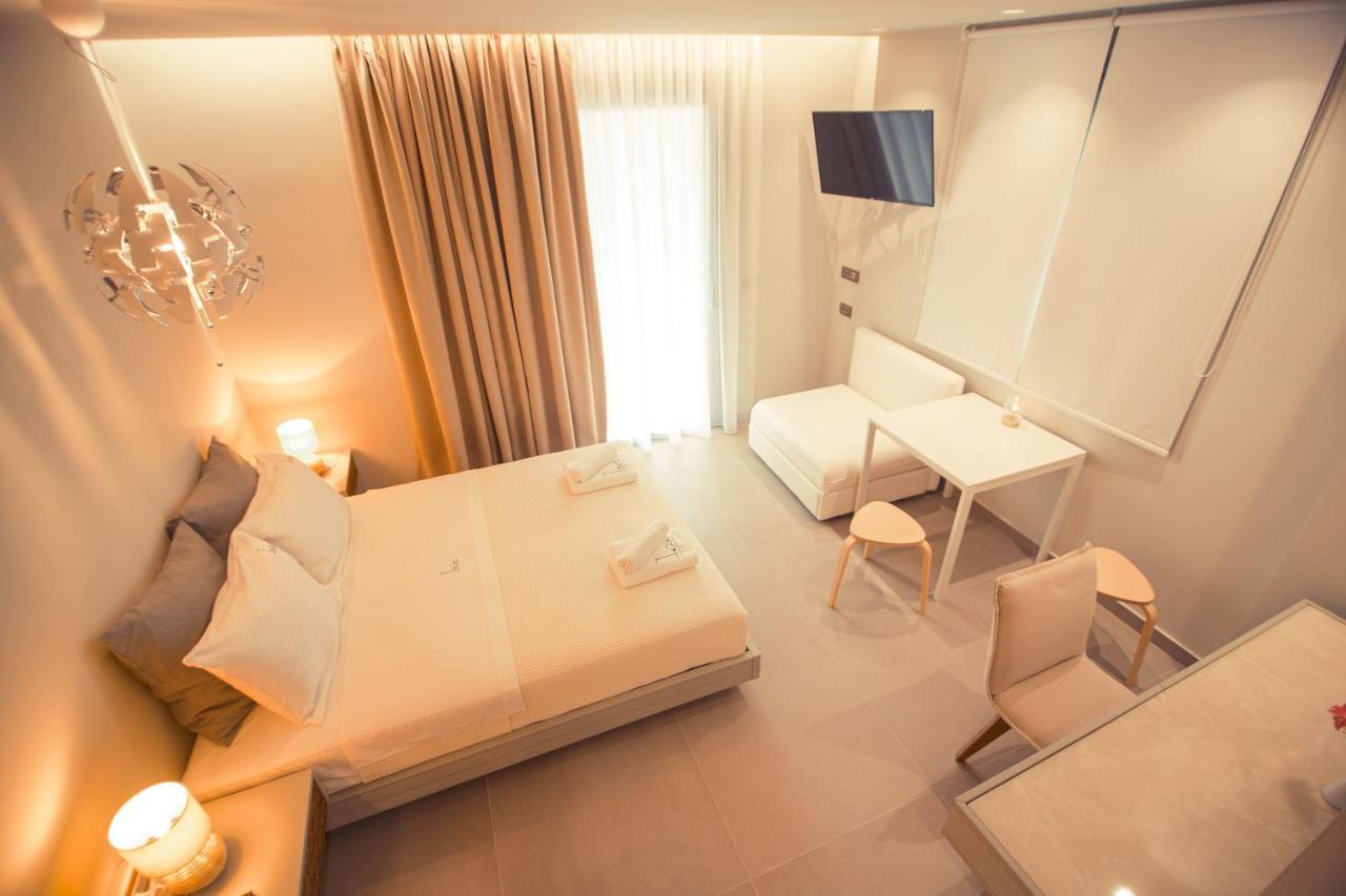 Io Luxury Pool & Hot Tub Aparthotel Preveza