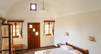 Nostos Hotel 3*