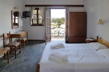 Nostos 3* Agios Georgios (Santorini)