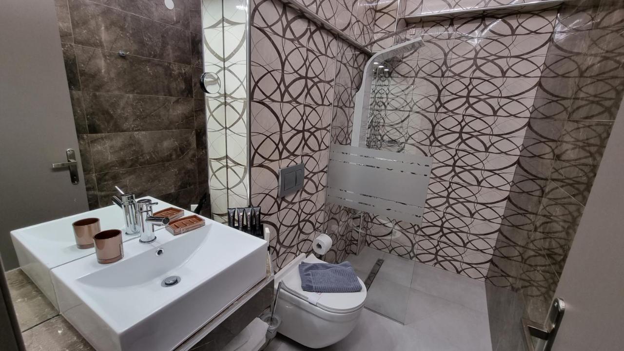 Luxsuites Aparthotel