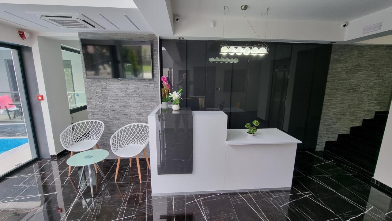 Luxsuites * Ofrinion