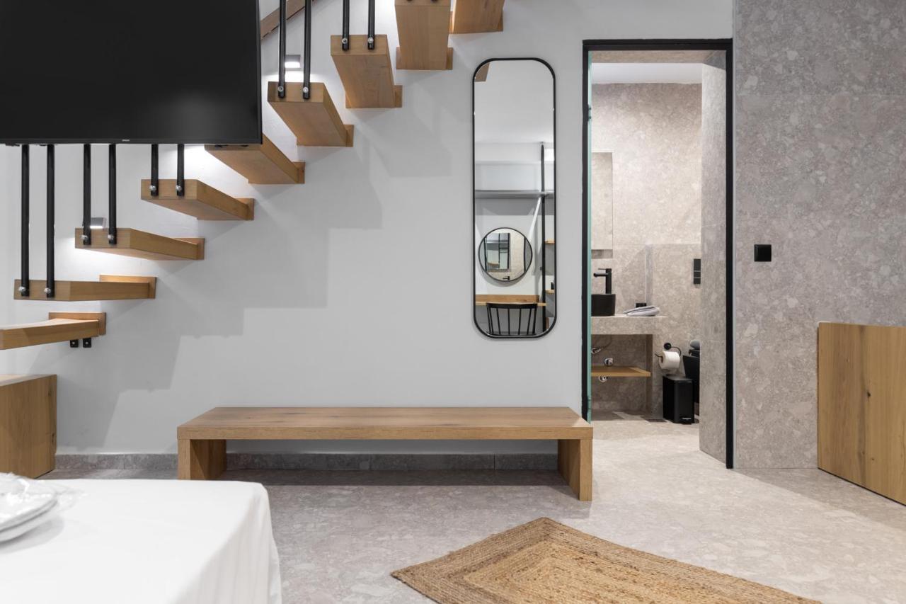 Aparthotel The 8 Keys