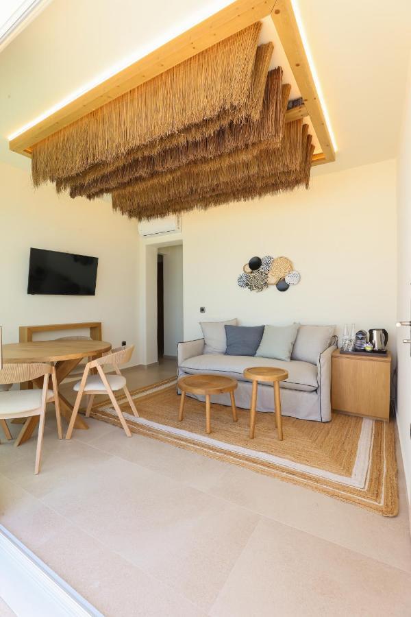 Life Aparthotel Tourlos