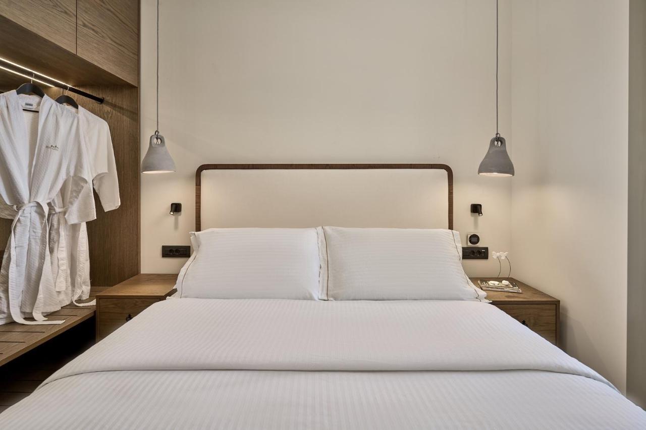 Ios Grand Pool Hotel