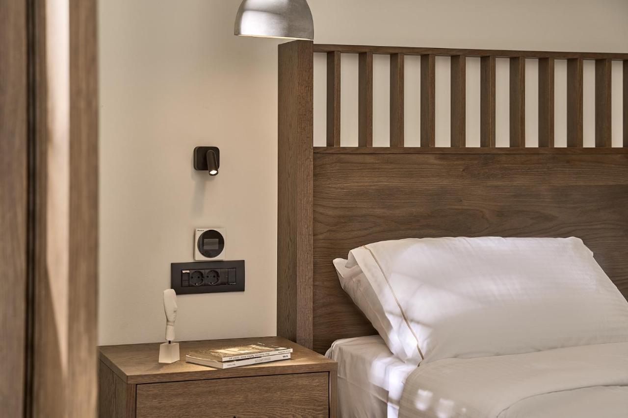 Ios Grand Pool Hotel 4*