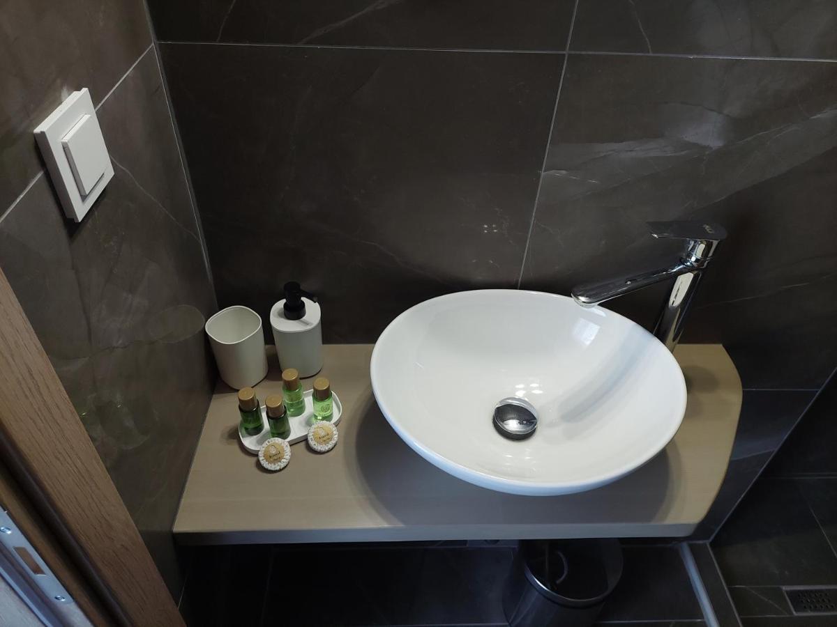 Elia Luxury Estd. 2022 Nea Thesi