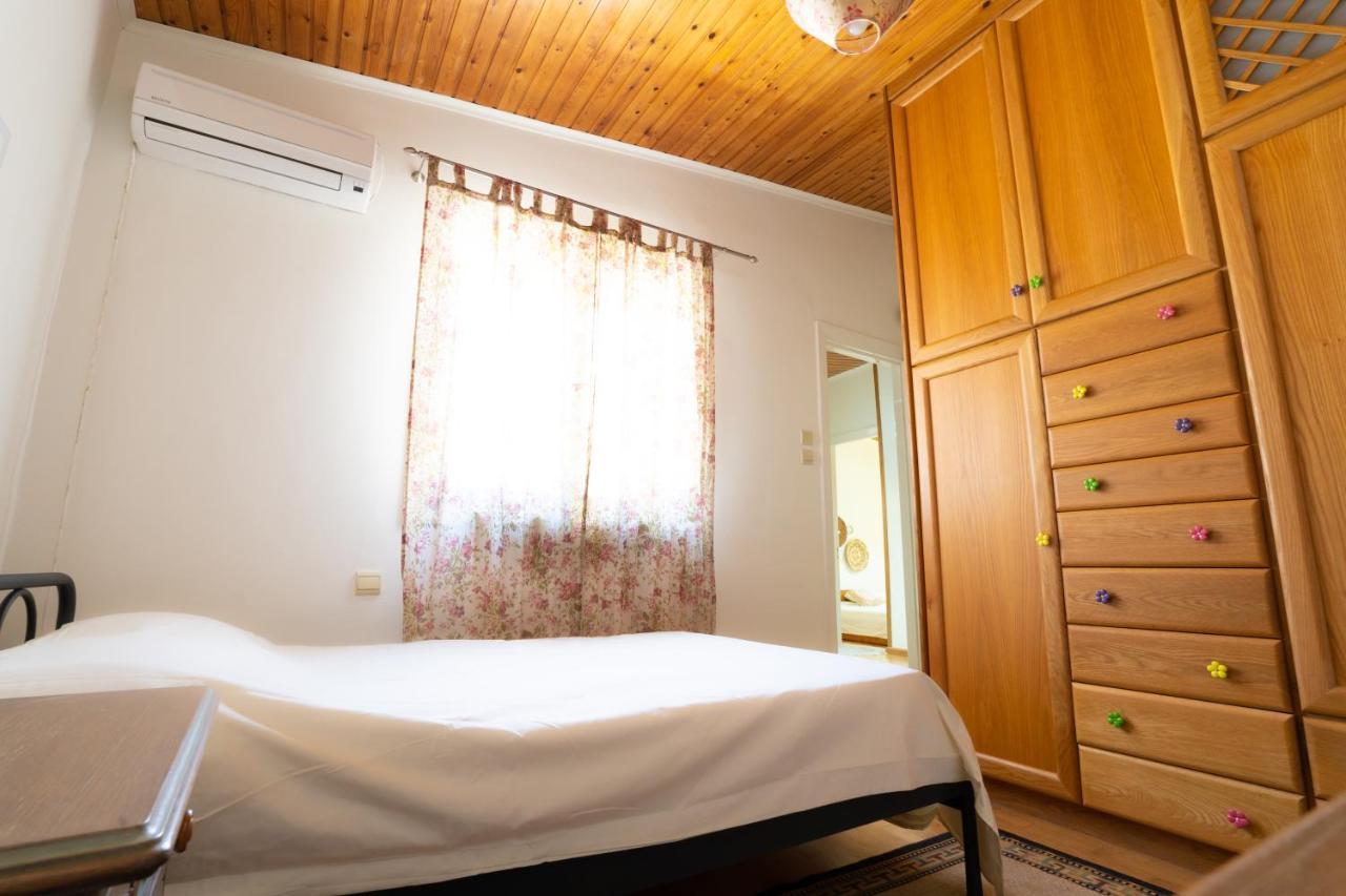 Chrysi's House φιλόξενο, άνετο και με υπέροχη θέα. Holiday home Myrties