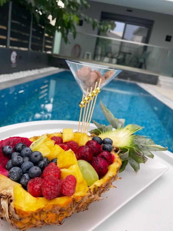 Luxsuites * Ofrinion