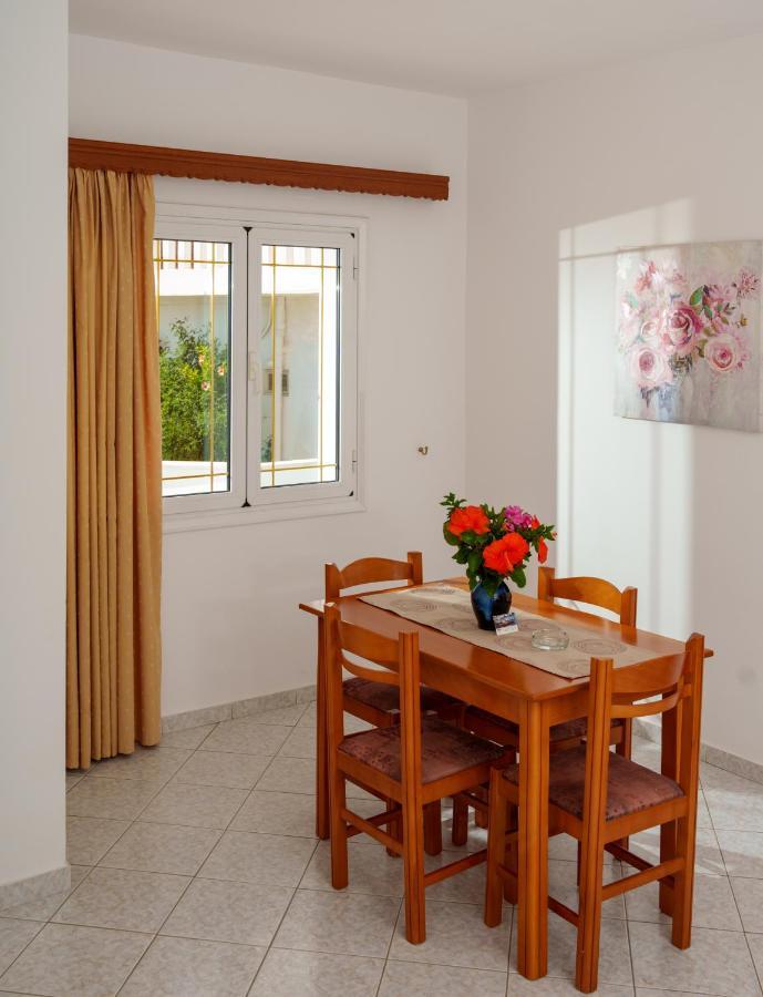 Hara's 1 Apartment *