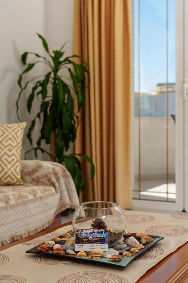 Hara's 1 Apartment
